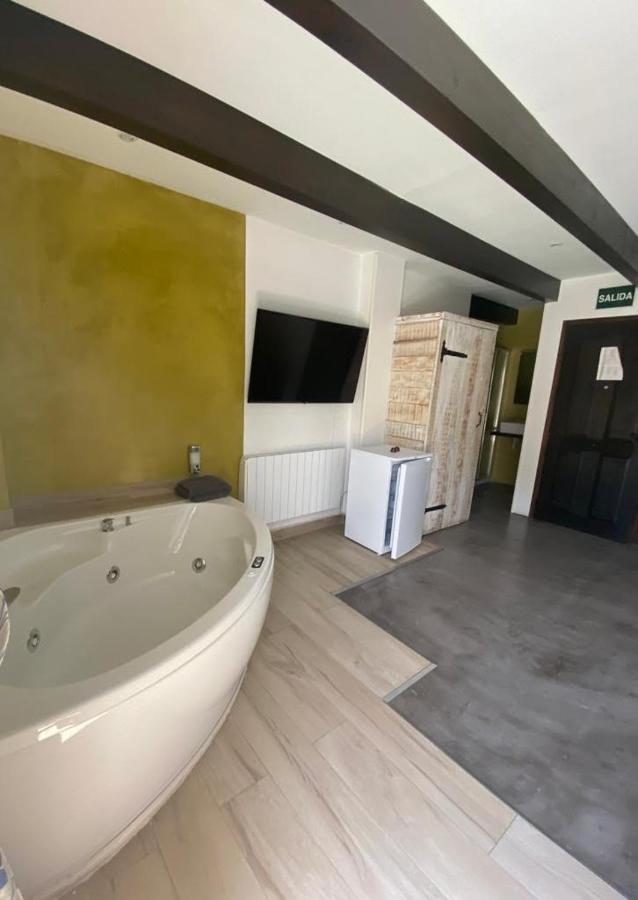 Boi Romanic Suites Barruera Buitenkant foto